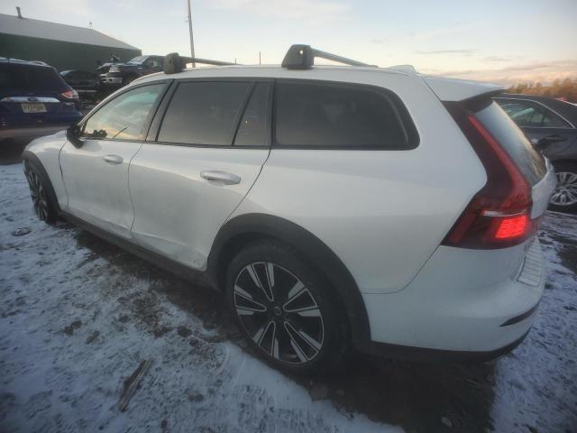 Изображение 2 2021 VOLVO V60 CROSS COUNTRY T5 MOMENTUM 2021 с VIN YV4102WK9M1074829