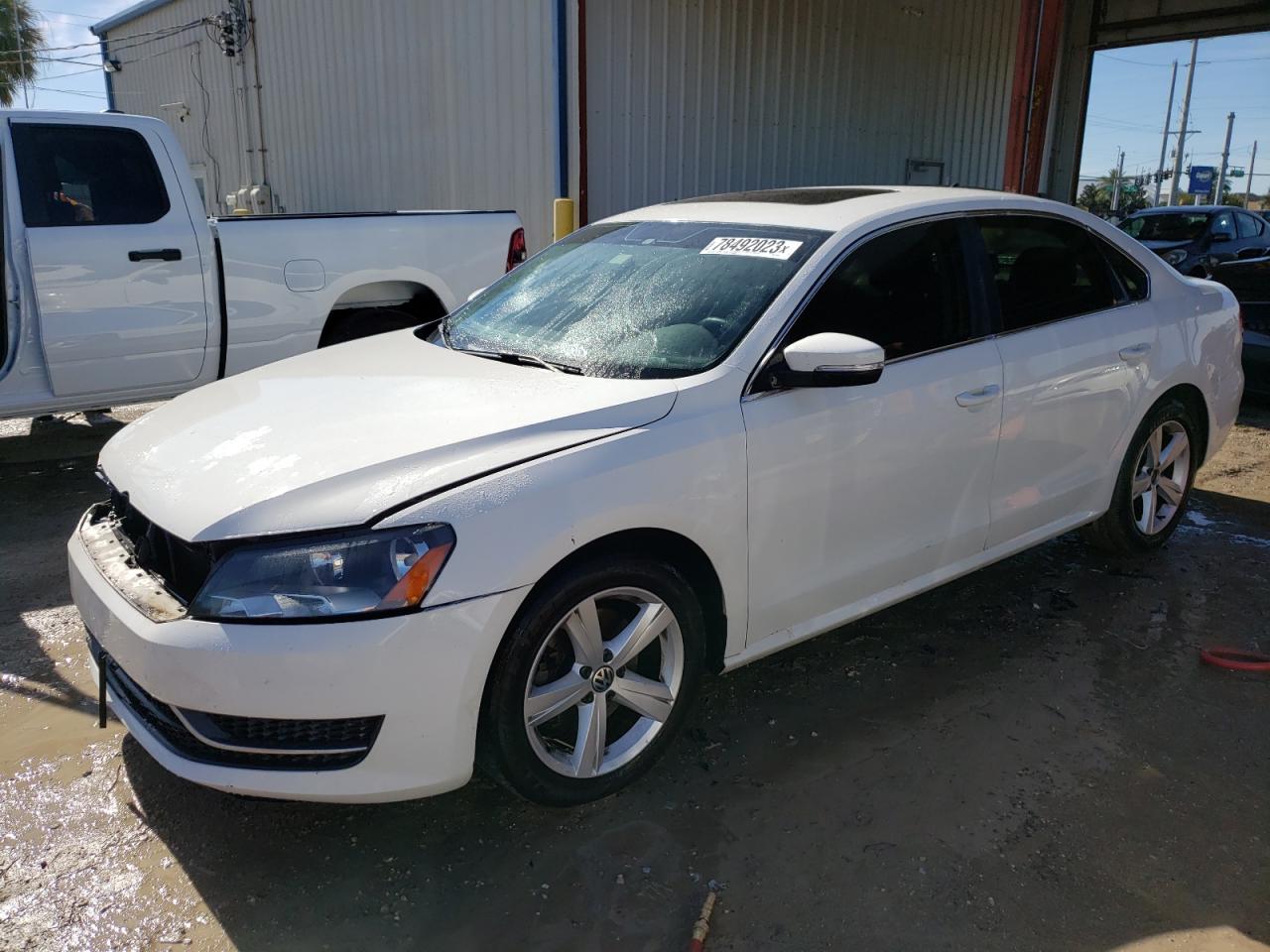 Obraz 1 z 2013 VOLKSWAGEN PASSAT SE 2013 z VIN 1VWBH7A39DC043255