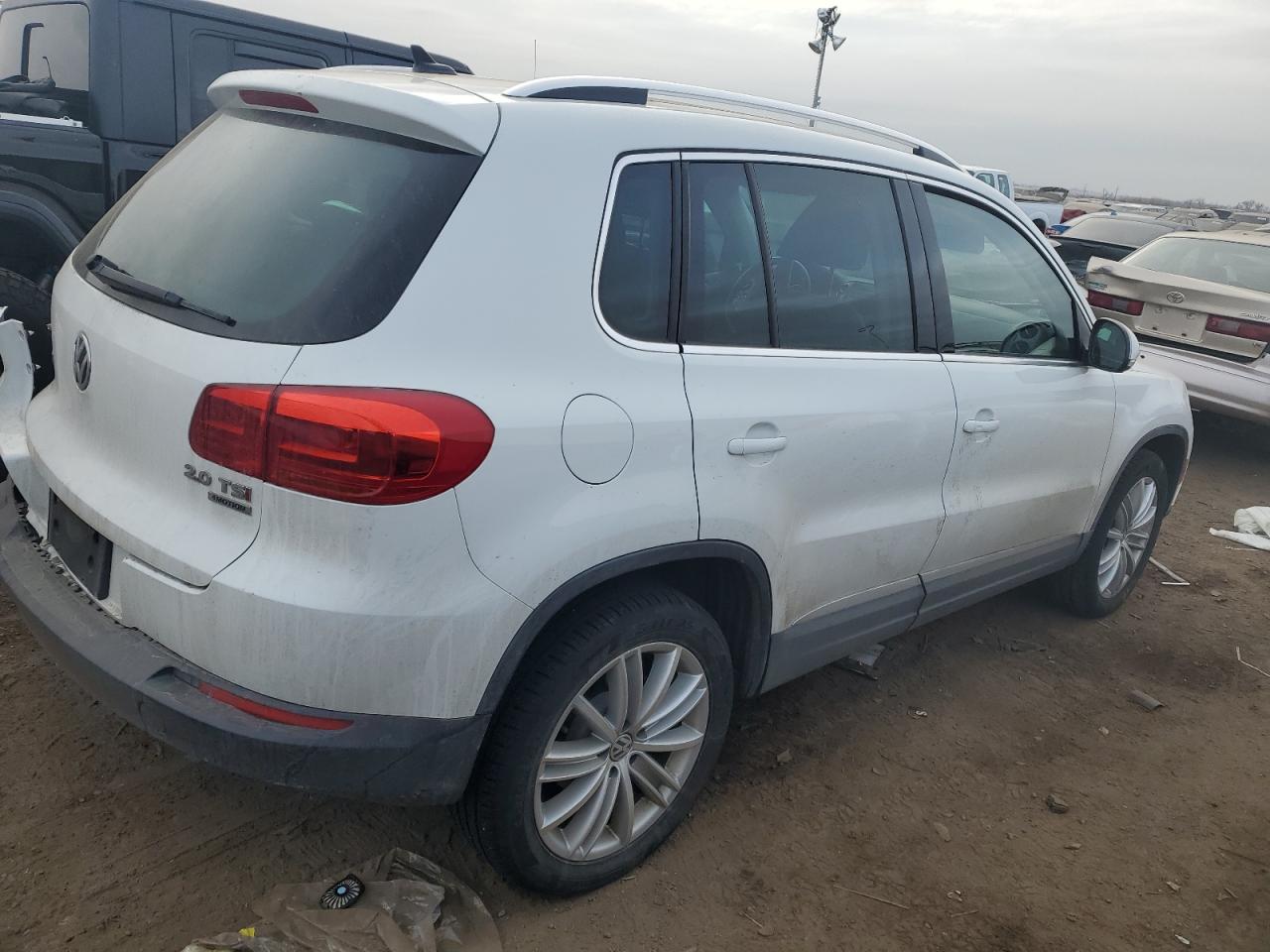 Obraz 3 z 2014 VOLKSWAGEN TIGUAN S 2014 z VIN WVGBV3AXXEW562592