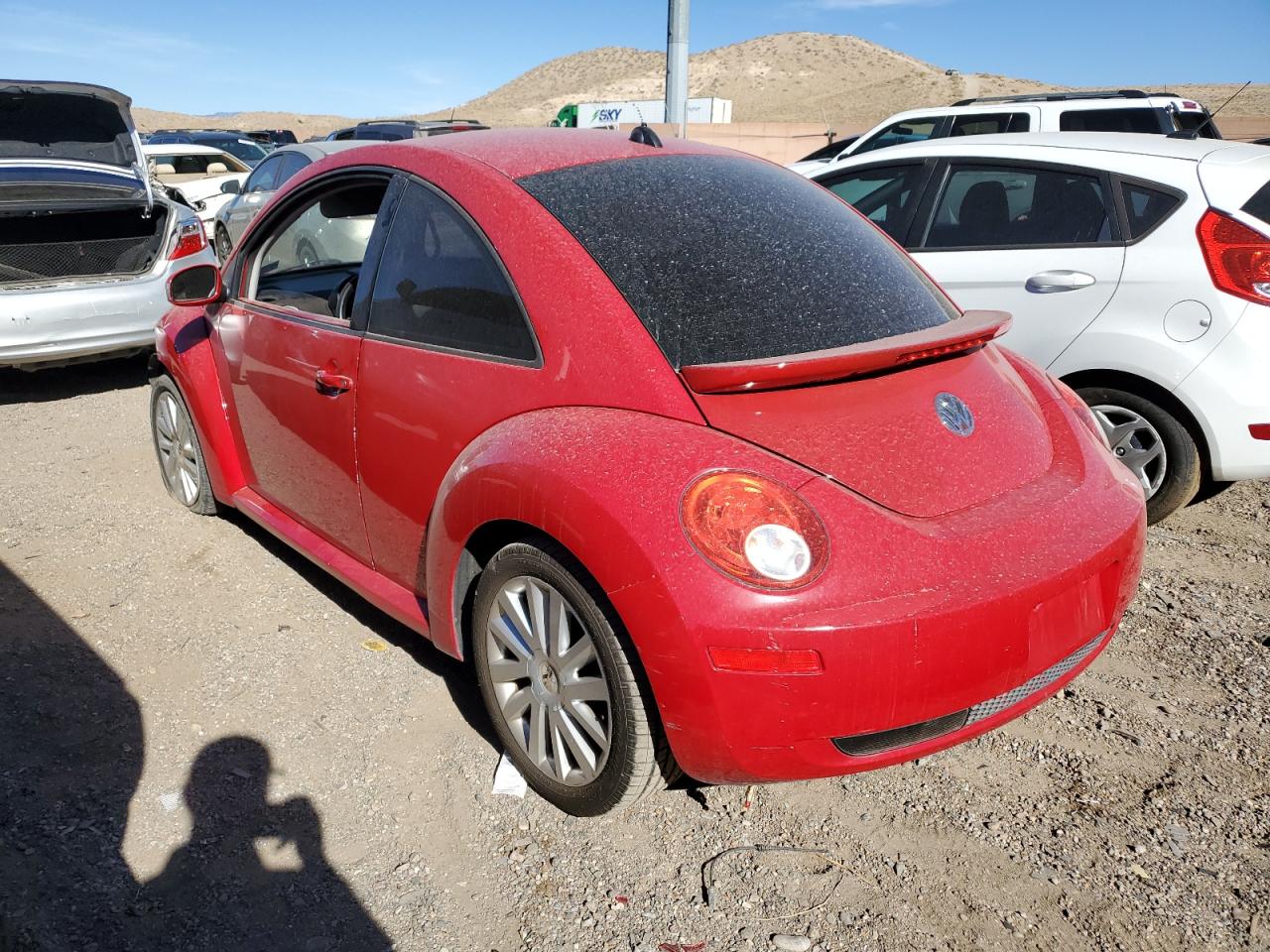 Image 2 of 2008 VOLKSWAGEN NEW BEETLE S 2008 with VIN 3VWRW31C98M522342