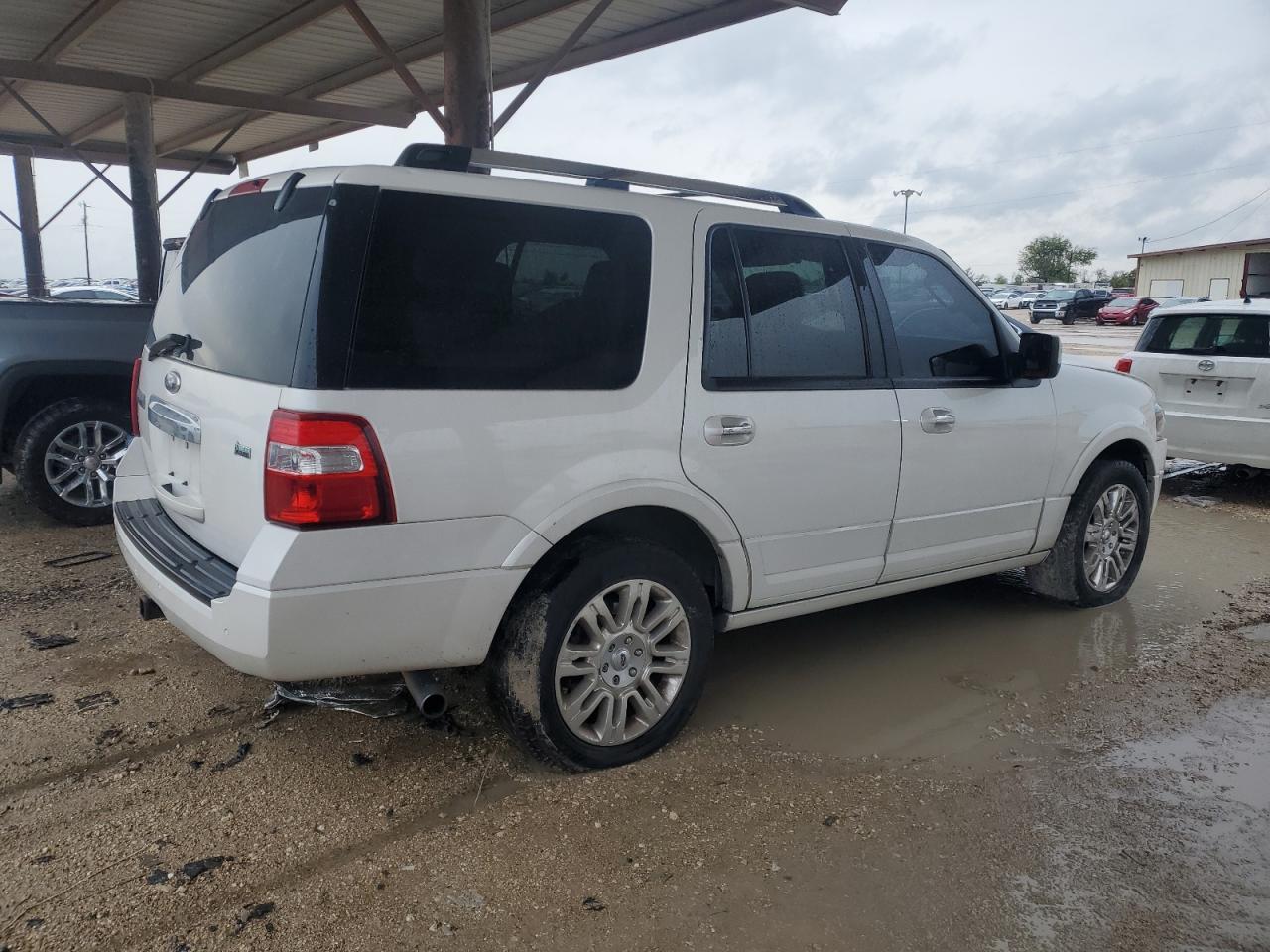 Image 3 of 2014 FORD EXPEDITION LIMITED 2014 with VIN 1FMJU1K5XEEF62548