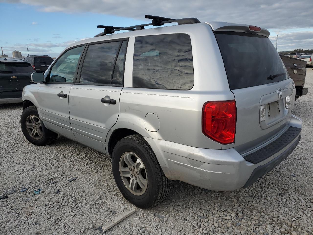 Image 2 of 2005 HONDA PILOT EXL 2005 with VIN 5FNYF18525B061270