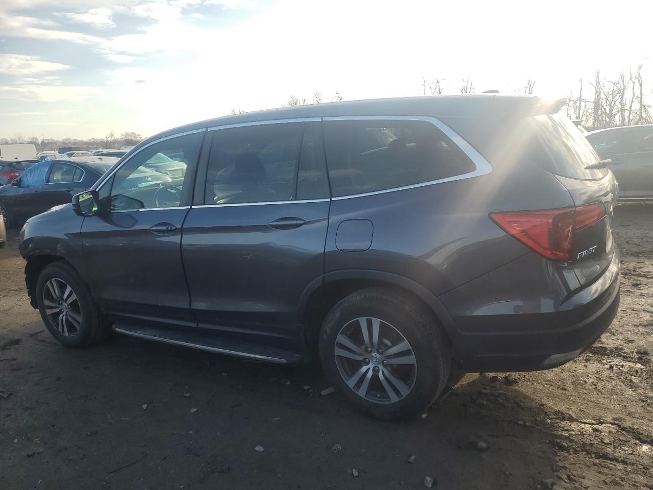 Изображение 2 2018 HONDA PILOT EXL 2018 с VIN 5FNYF6H68JB018505