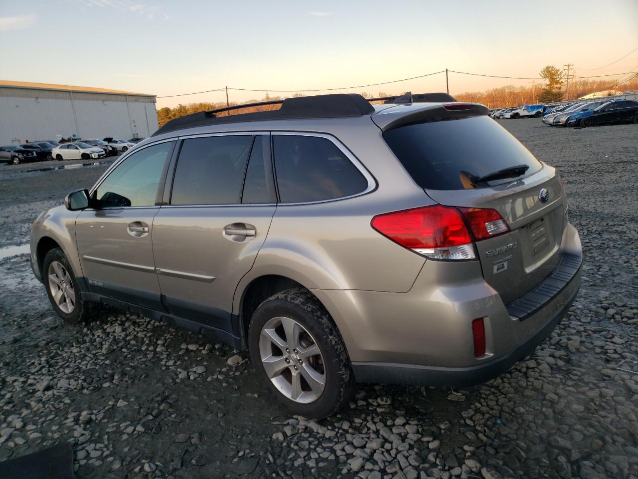 Obraz 2 z 2014 SUBARU OUTBACK 2.5I LIMITED 2014 z VIN 4S4BRBLC4E3304496