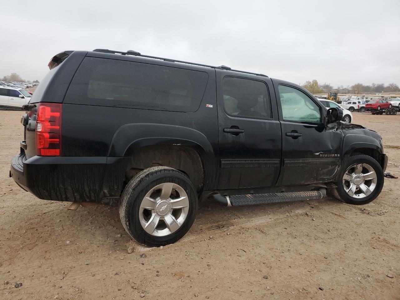 Изображение 3 2014 CHEVROLET SUBURBAN K1500 LT 2014 с VIN 1GNSKJE79ER129962