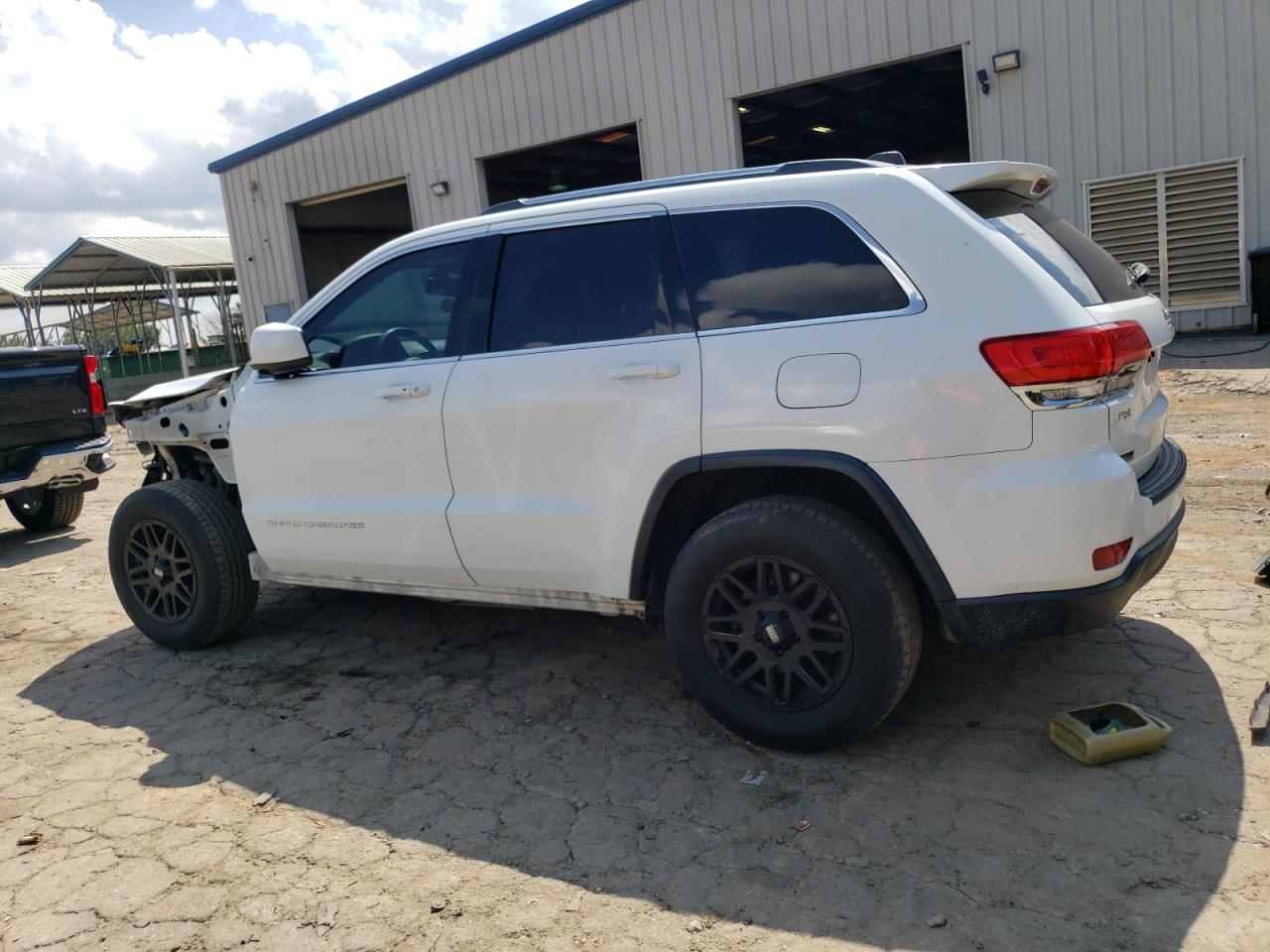 Image 2 of 2015 JEEP GRAND CHEROKEE LAREDO 2015 with VIN 1C4RJEAG3FC198741