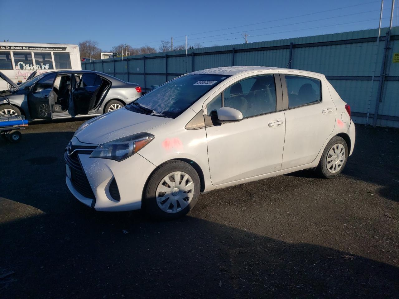 Obraz 1 z 2016 TOYOTA YARIS L 2016 z VIN VNKKTUD30GA058875