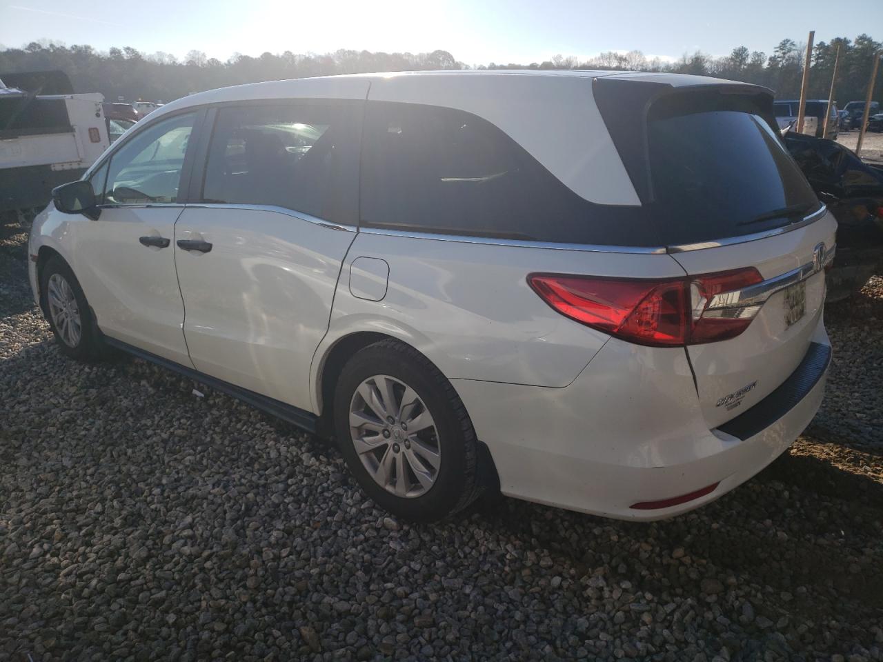 Image 2 of 2018 HONDA ODYSSEY LX 2018 with VIN 5FNRL6H24JB089114