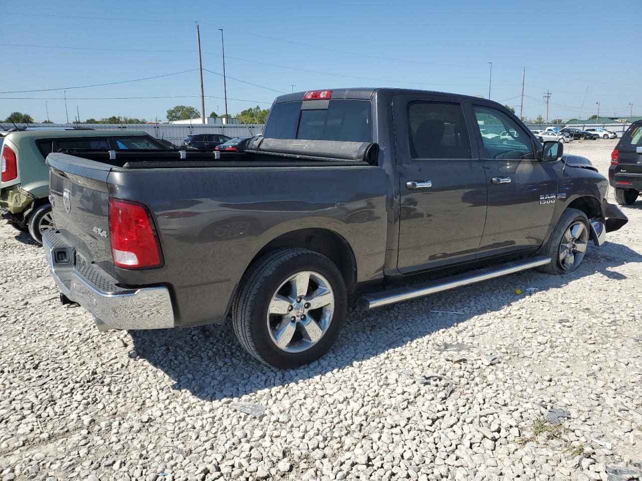 Изображение 3 2017 RAM 1500 SLT 2017 с VIN 3C6RR7LT1HG524719