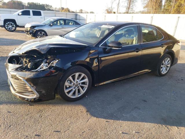 Obraz 1 z 2022 TOYOTA CAMRY LE 2022 z VIN 4T1R11AK6NU673199