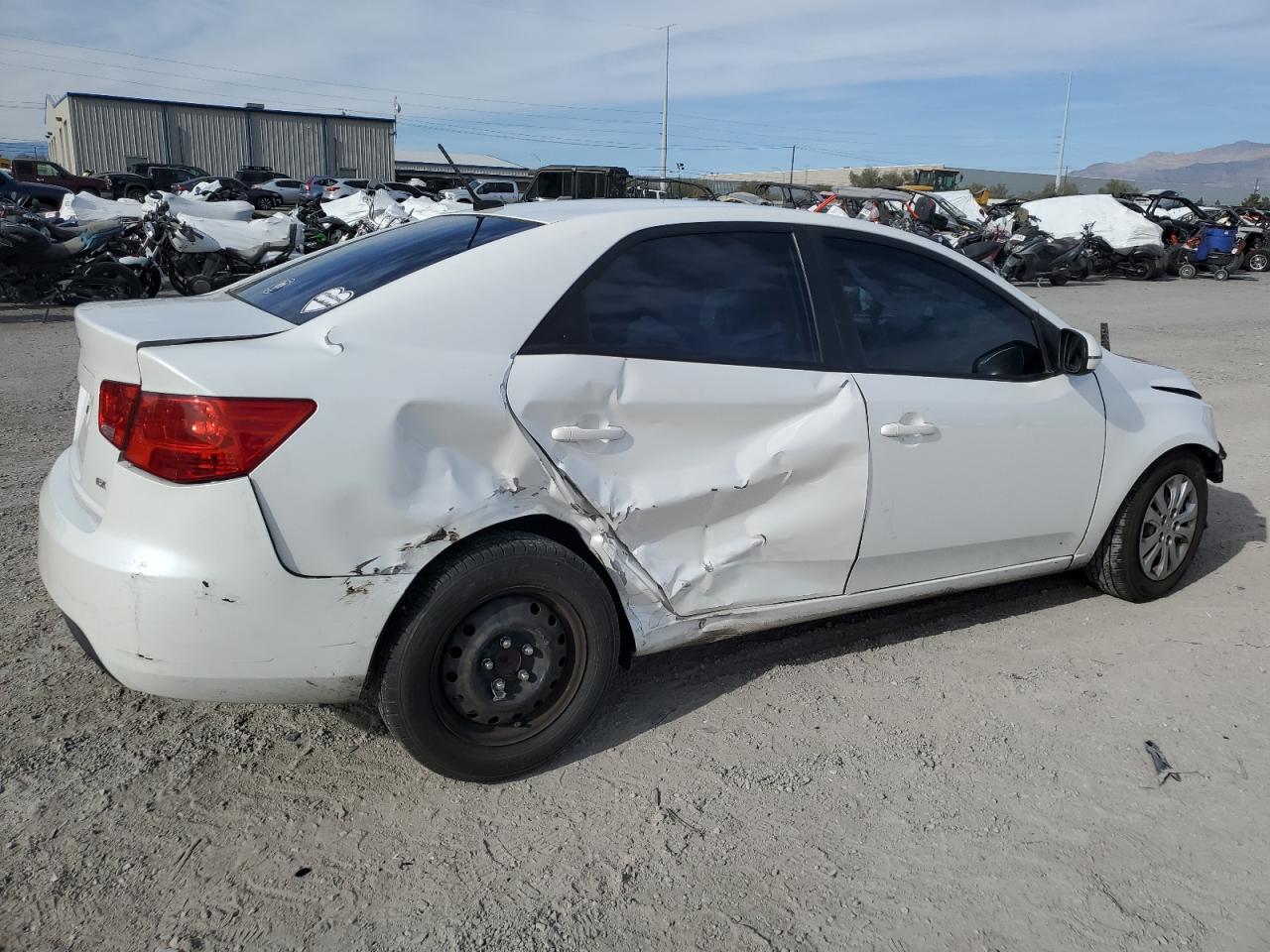 Image 3 of 2012 KIA FORTE EX 2012 with VIN KNAFU4A29C5640993