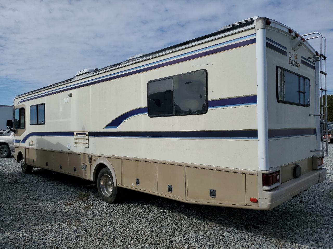 Image 3 of 1999 FORD F550 SUPER DUTY STRIPPED CHASSIS 1999 with VIN 3FCNF53S1XJA02430