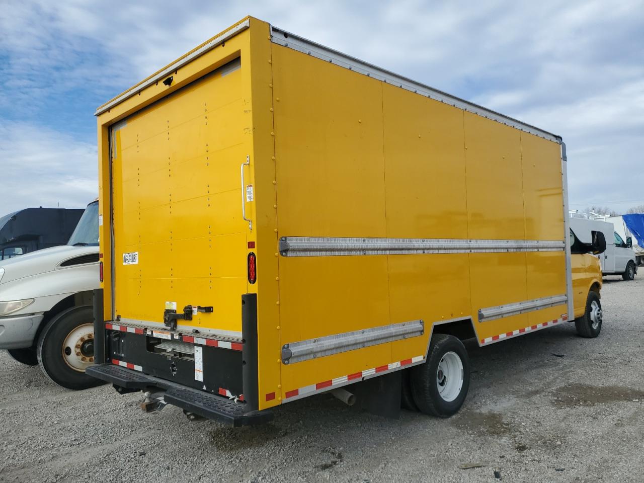 Изображение 3 2022 GMC SAVANA CUTAWAY G3500 2022 с VIN 7GZ37TC70NN001973