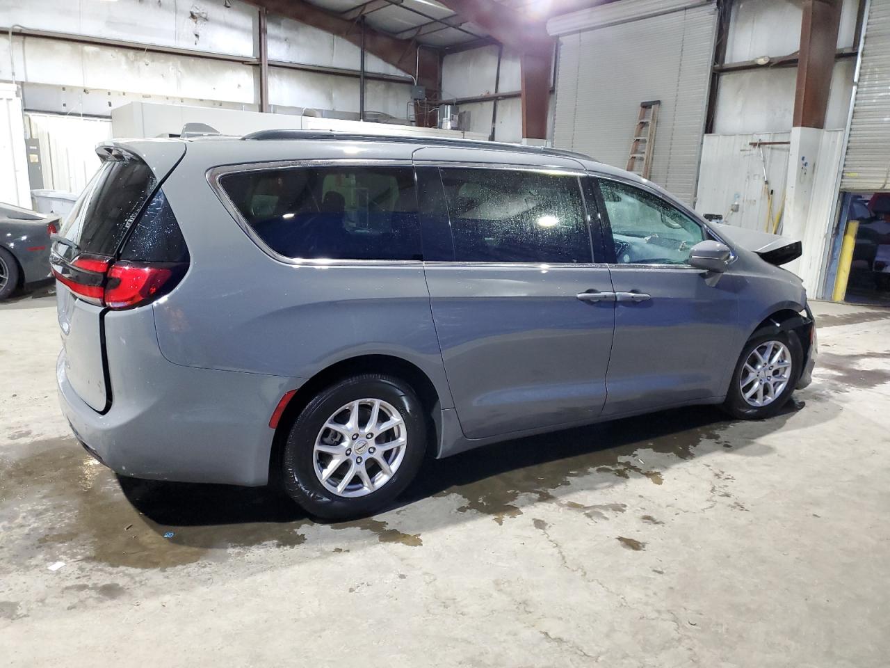 Изображение 3 2022 CHRYSLER PACIFICA TOURING L 2022 с VIN 2C4RC1BG8NR167931