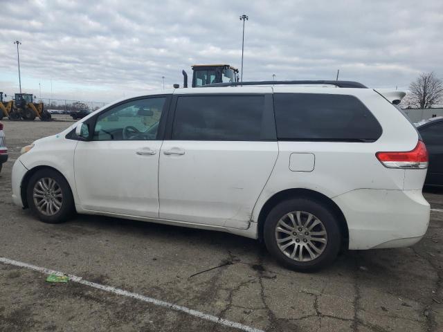 Изображение 2 2011 TOYOTA SIENNA XLE 2011 с VIN 5TDYK3DC4BS105482