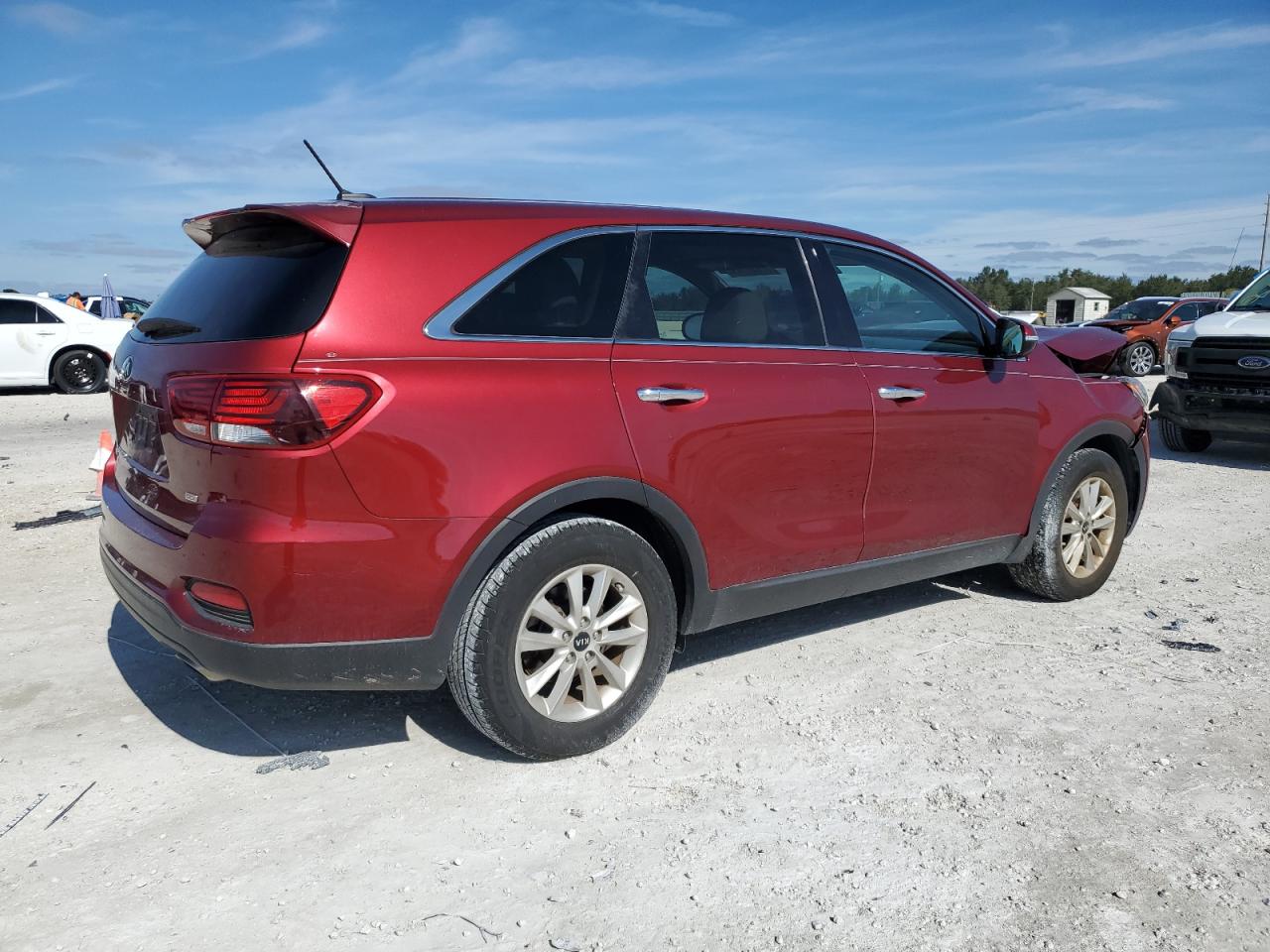 Obraz 3 z 2019 KIA SORENTO L 2019 z VIN 5XYPG4A35KG457443