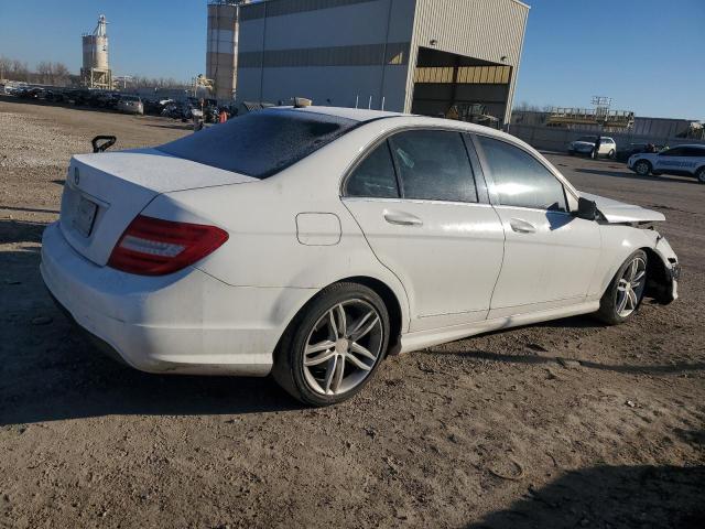 Obraz 3 z 2013 MERCEDES-BENZ C 250 2013 z VIN WDDGF4HB8DR281725