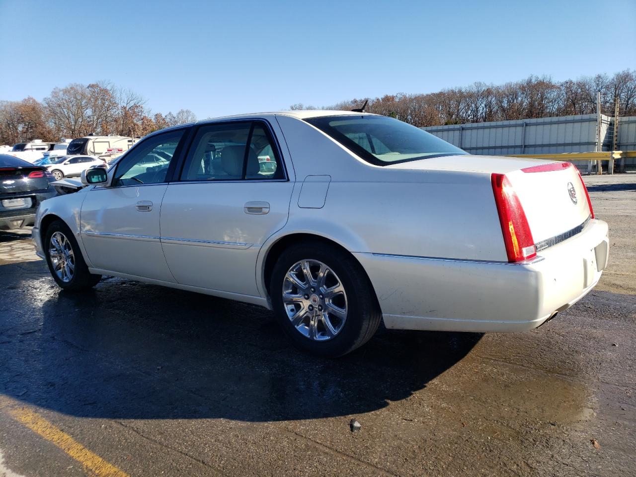 Image 2 of 2008 CADILLAC DTS  2008 with VIN 1G6KD57Y78U211080