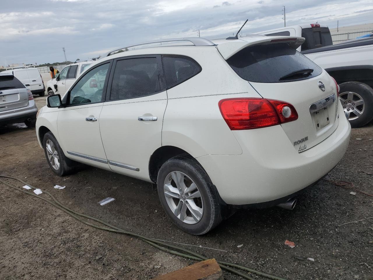 Image 2 of 2013 NISSAN ROGUE S 2013 with VIN JN8AS5MT7DW008183