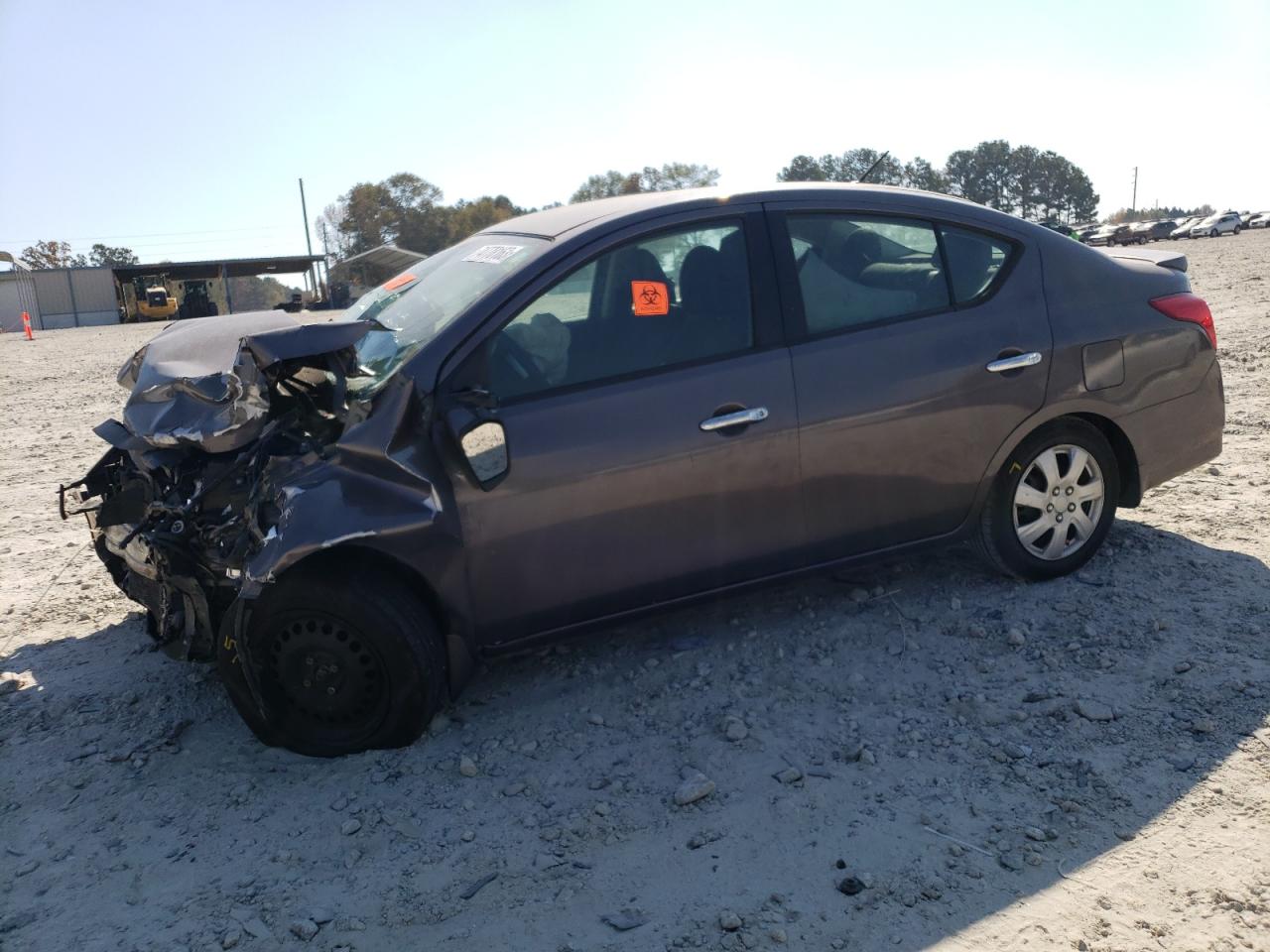 Obraz 1 z 2017 NISSAN VERSA S 2017 z VIN 3N1CN7AP7HL827255