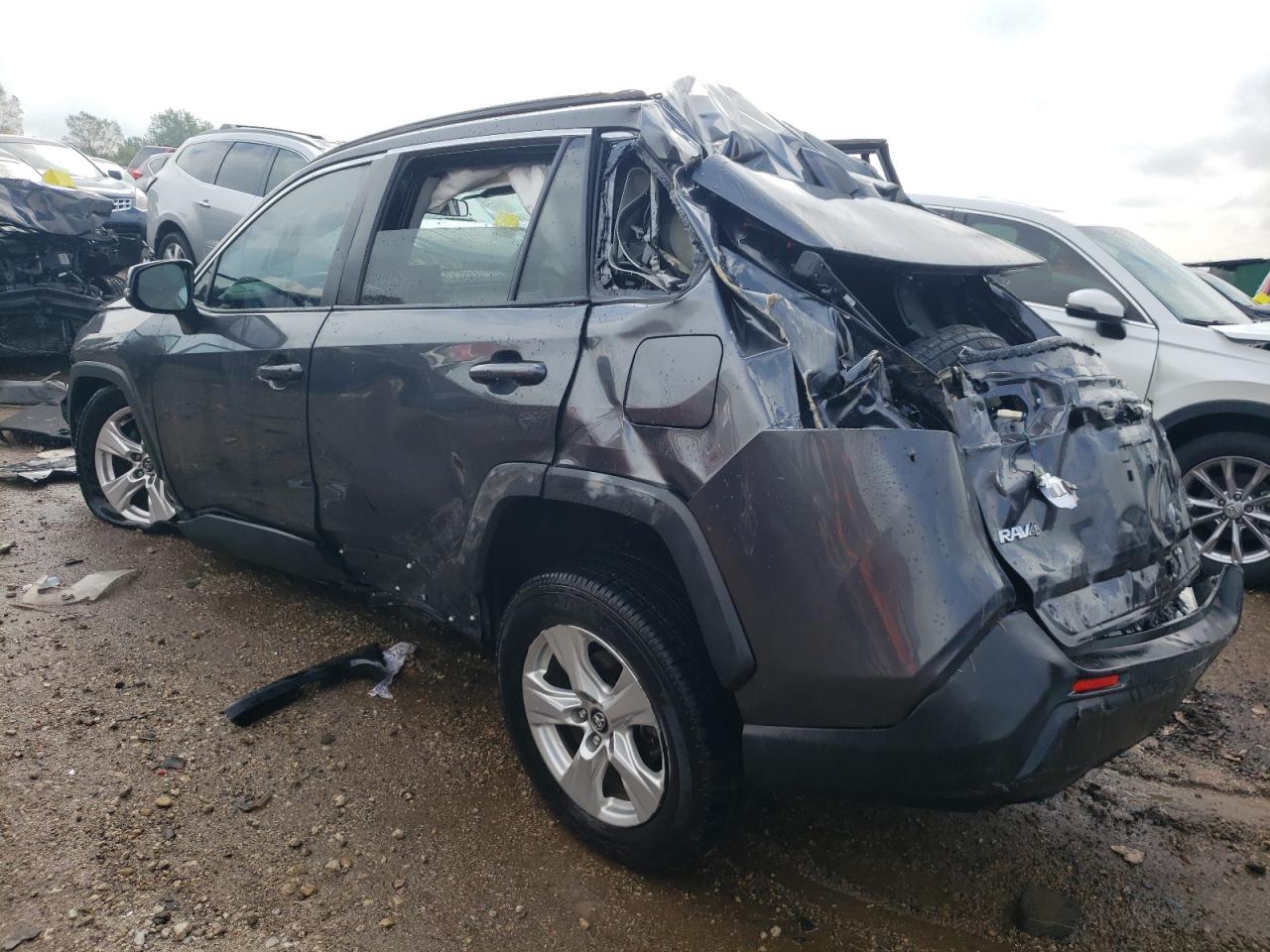 Изображение 2 2020 TOYOTA RAV4 XLE 2020 с VIN 2T3W1RFV4LC051131