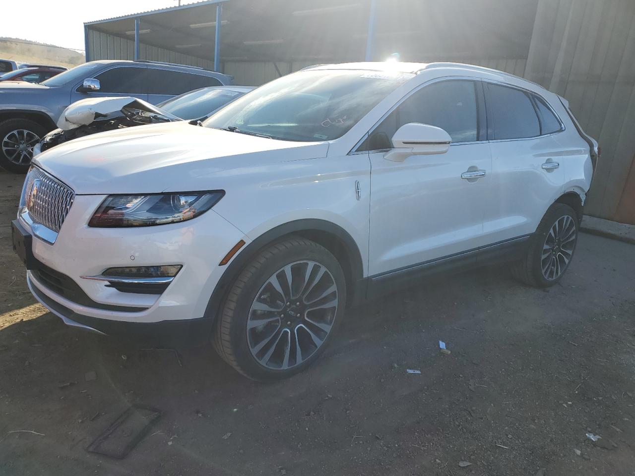 Image 1 of 2019 LINCOLN MKC RESERVE 2019 with VIN 5LMTJ3DH9KUL32499
