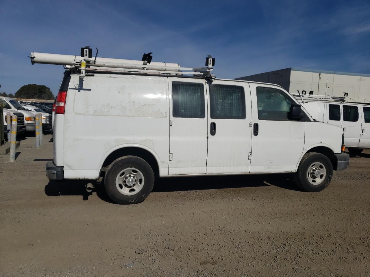 Image 3 of 2014 CHEVROLET EXPRESS G2500  2014 with VIN 1GCWGFCB8E1119986
