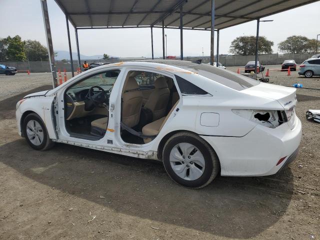 Image 2 of 2015 HYUNDAI SONATA HYBRID 2015 with VIN KMHEC4A44FA137964