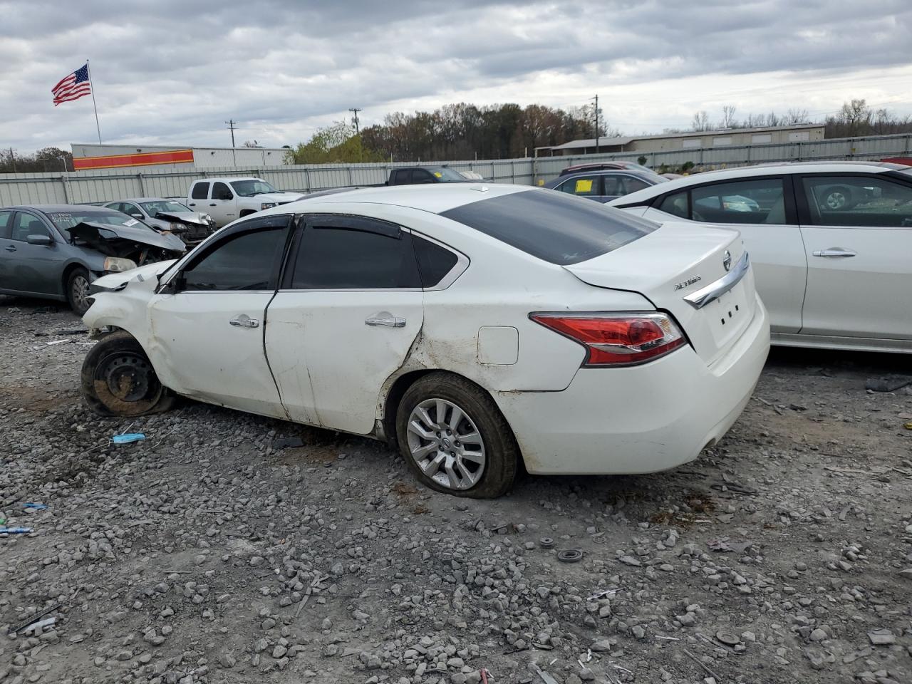 Image 2 of 2015 NISSAN ALTIMA 2.5 2015 with VIN 1N4AL3AP3FC433298