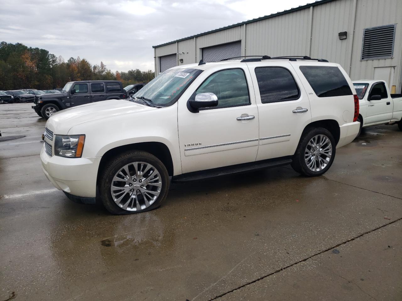 Изображение 1 2012 CHEVROLET TAHOE K1500 LTZ 2012 с VIN 1GNSKCE05CR256624