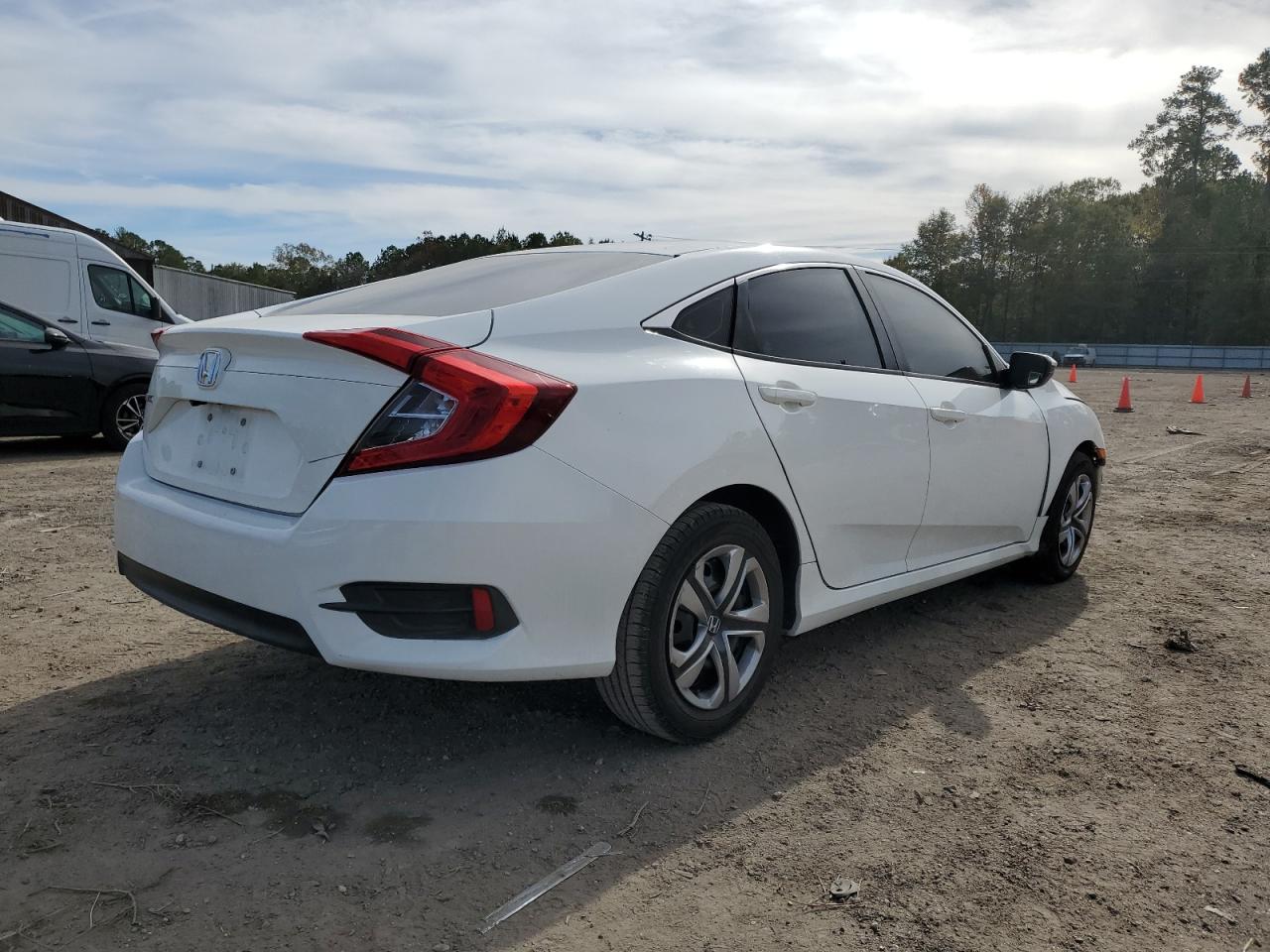Изображение 3 2018 HONDA CIVIC LX 2018 с VIN 2HGFC2F57JH513731
