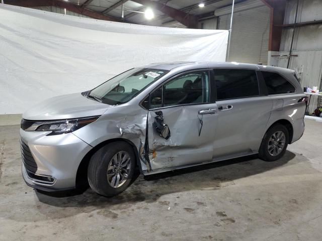 Изображение 1 2022 TOYOTA SIENNA XLE 2022 с VIN 5TDYRKEC6NS129968