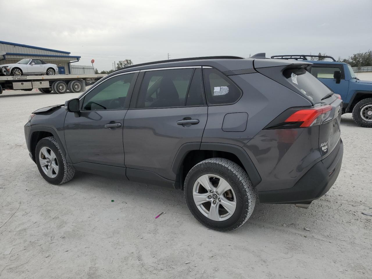 Obraz 2 z 2019 TOYOTA RAV4 XLE 2019 z VIN 2T3W1RFV0KW050376