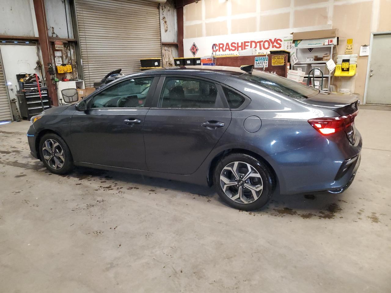 Изображение 2 2019 KIA FORTE FE 2019 с VIN 3KPF24ADXKE099417