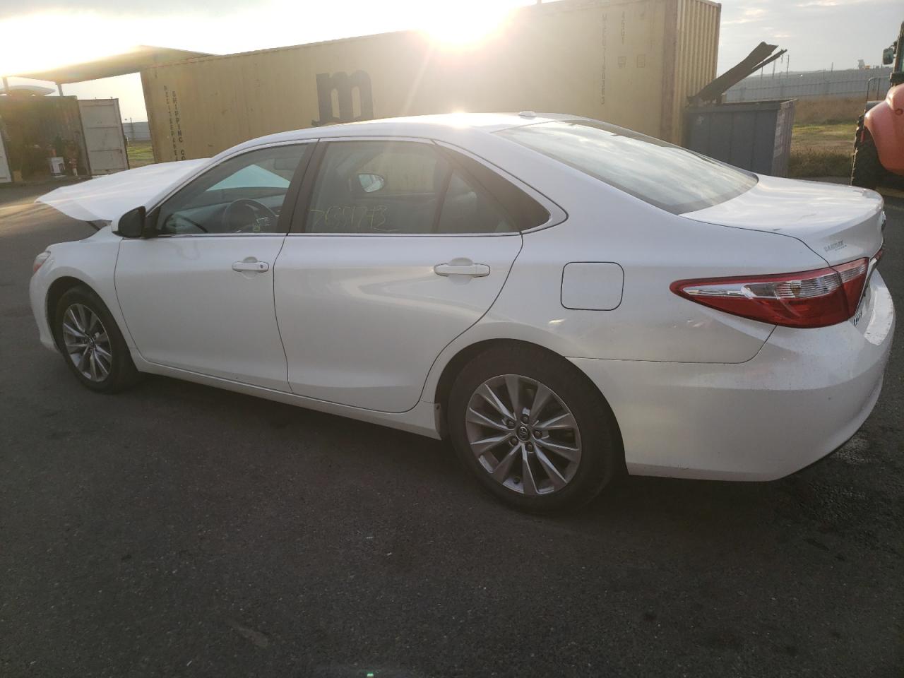Obraz 2 z 2016 TOYOTA CAMRY LE 2016 z VIN 4T1BF1FK1GU611420