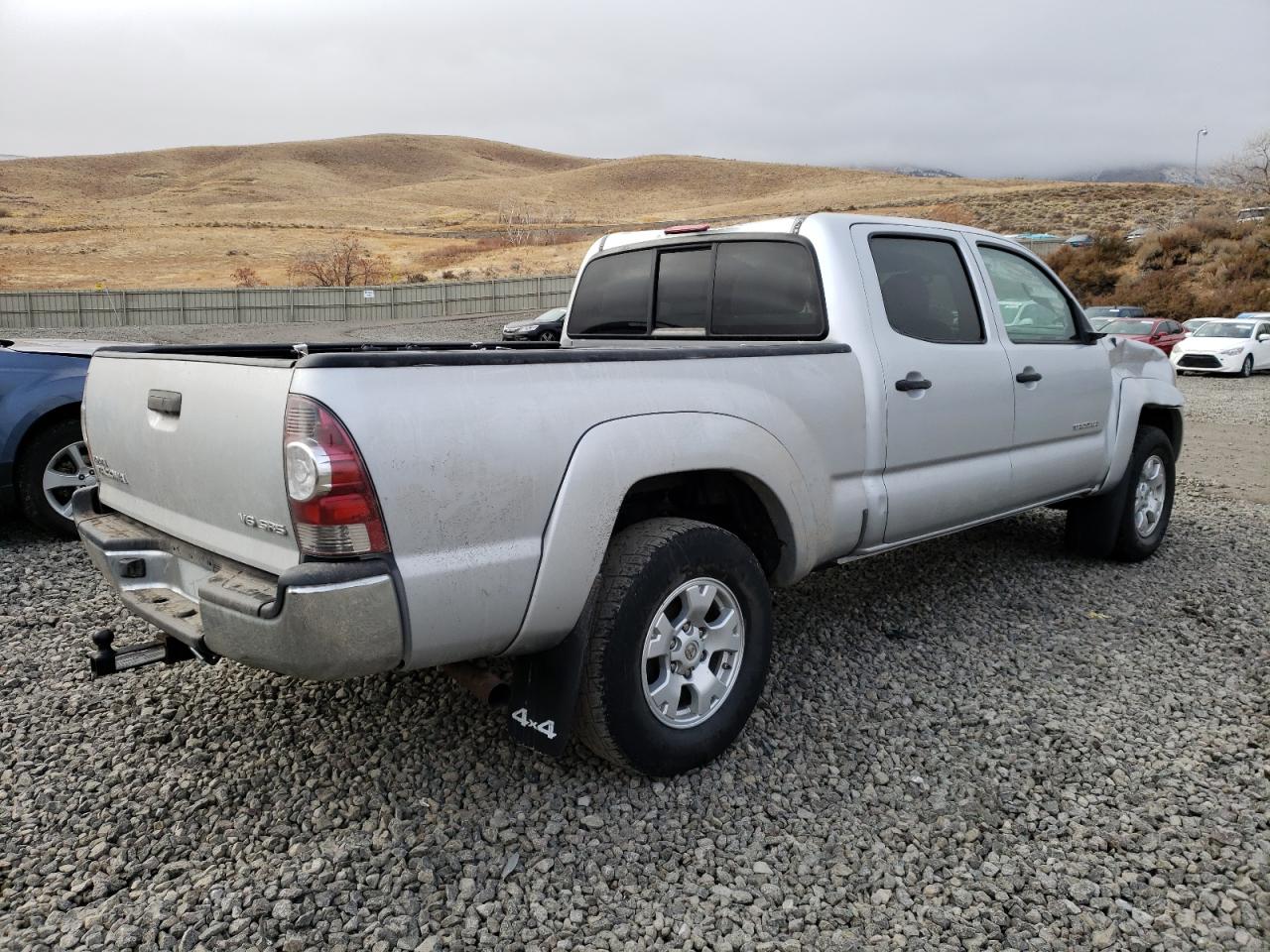 Obraz 3 z 2011 TOYOTA TACOMA DOUBLE CAB LONG BED 2011 z VIN 3TMMU4FNXBM036066