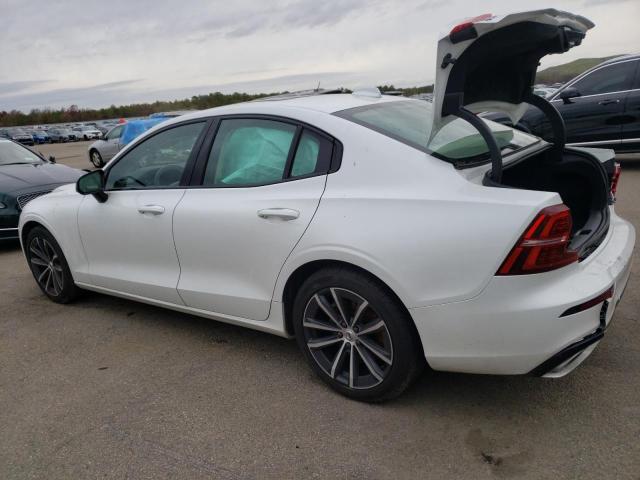 Obraz 2 z 2022 VOLVO S60 B5 MOMENTUM 2022 z VIN 7JRL12FZ4NG161818