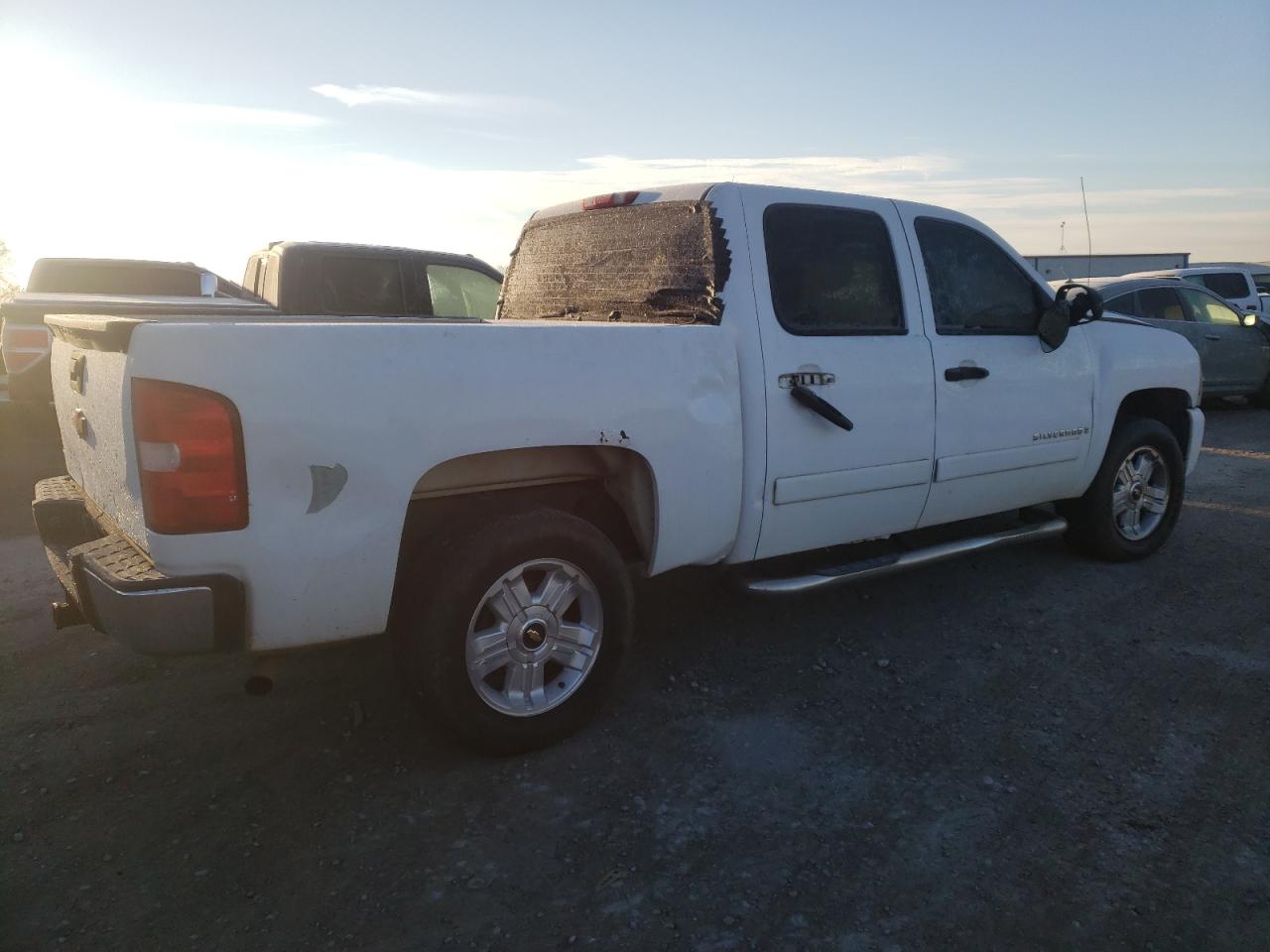 Obraz 3 z 2007 CHEVROLET SILVERADO K1500 CREW CAB 2007 z VIN 2GCEK13M271509736