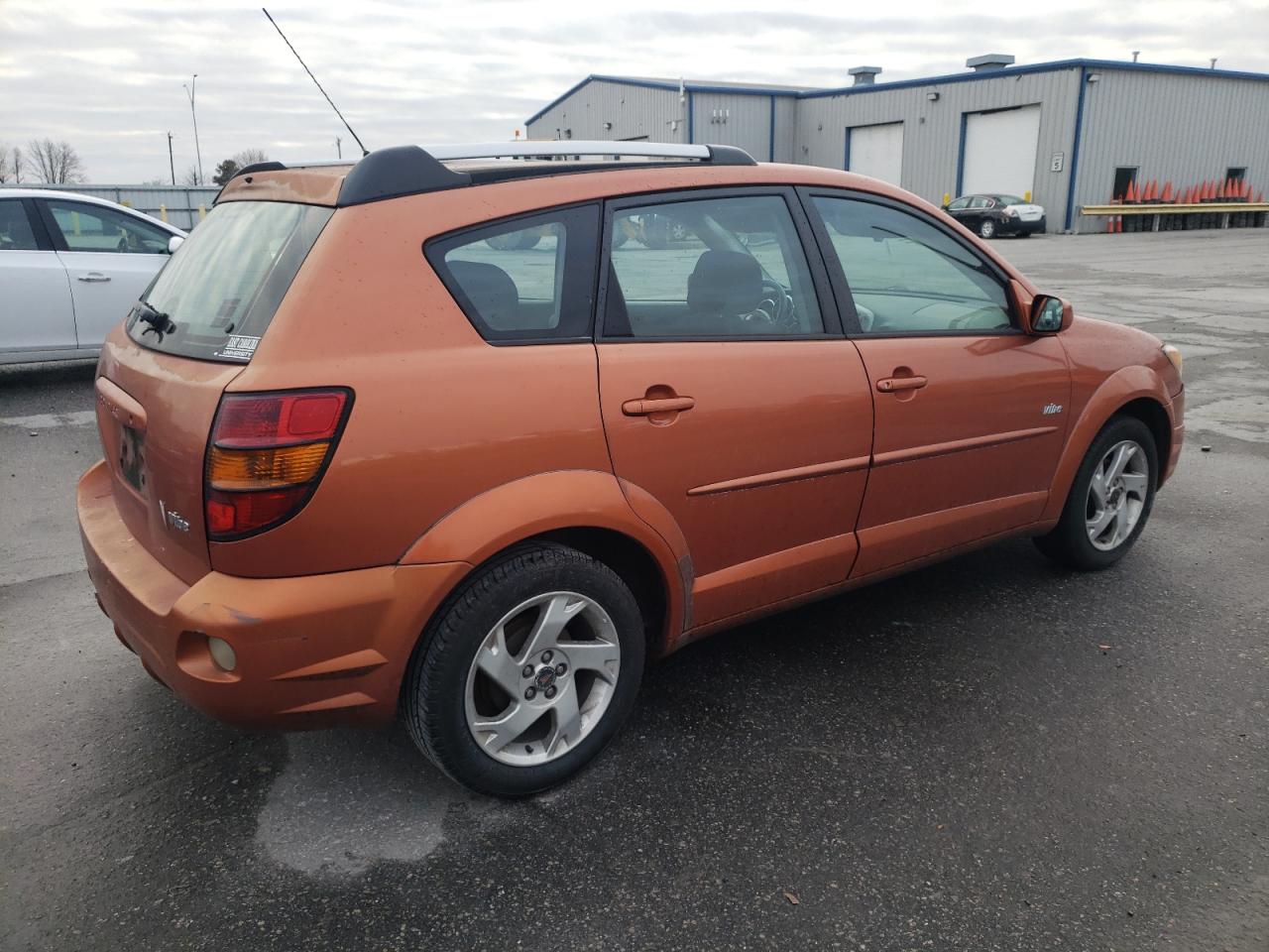 Image 3 of 2005 PONTIAC VIBE  2005 with VIN 5Y2SL66815Z435905