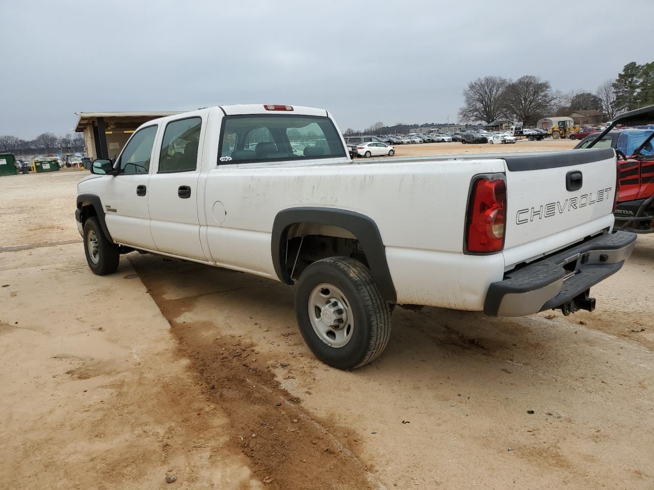 Image 2 of 2006 CHEVROLET SILVERADO C2500 HEAVY DUTY 2006 with VIN 1GCHC23D66F244634