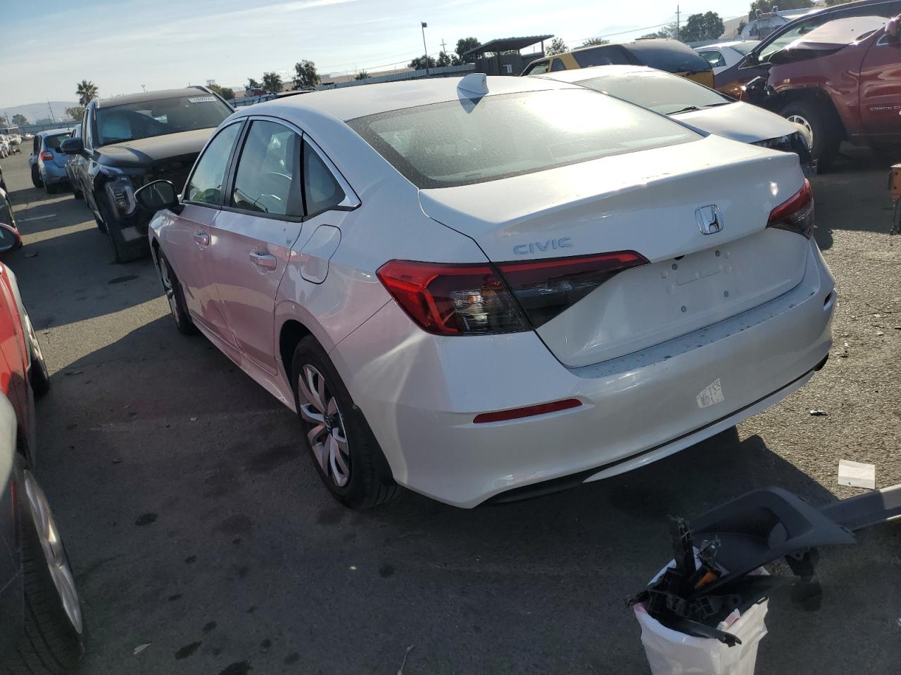 Изображение 2 2023 HONDA CIVIC LX 2023 с VIN 2HGFE2F22PH538903