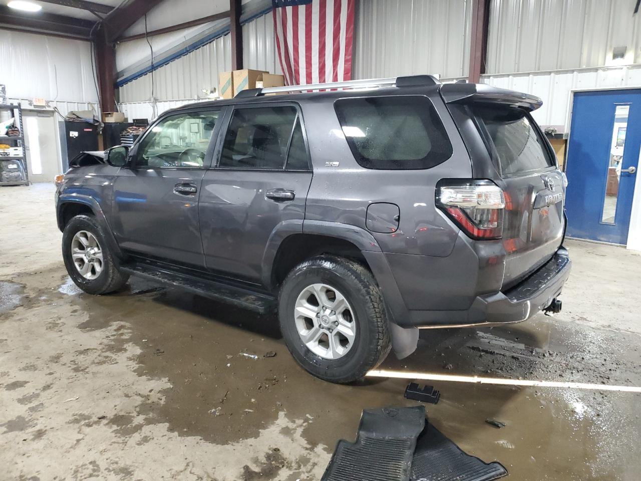 Image 2 of 2019 TOYOTA 4RUNNER SR5 2019 with VIN JTEBU5JR9K5708725
