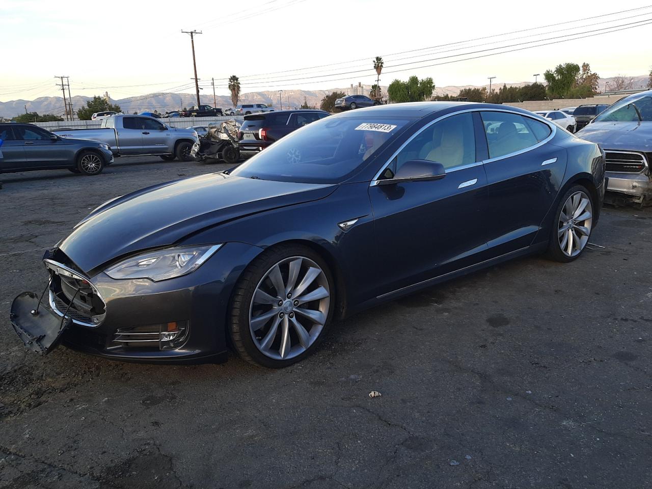 Изображение 1 2015 TESLA MODEL S  2015 с VIN 5YJSA1E22FF105686