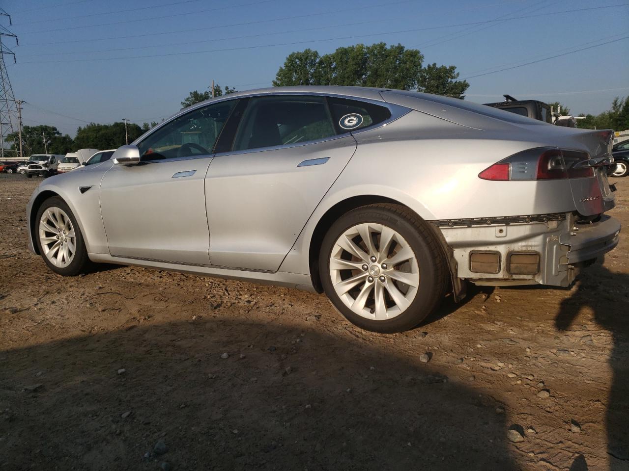 Obraz 2 z 2016 TESLA MODEL S  2016 z VIN 5YJSA1E29GF170231