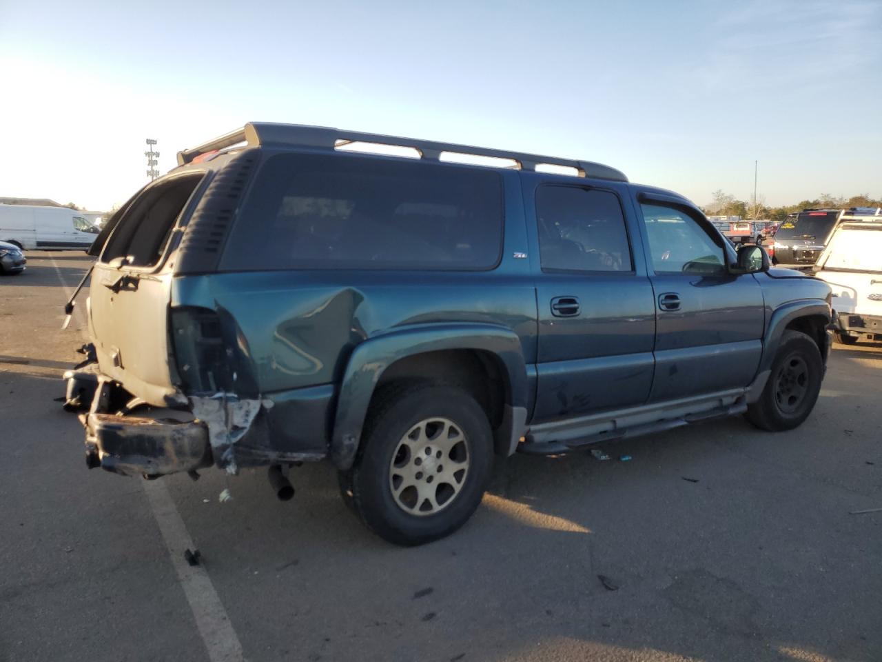 Image 3 of 2006 CHEVROLET SUBURBAN C1500 2006 with VIN 3GNEC16Z46G104186