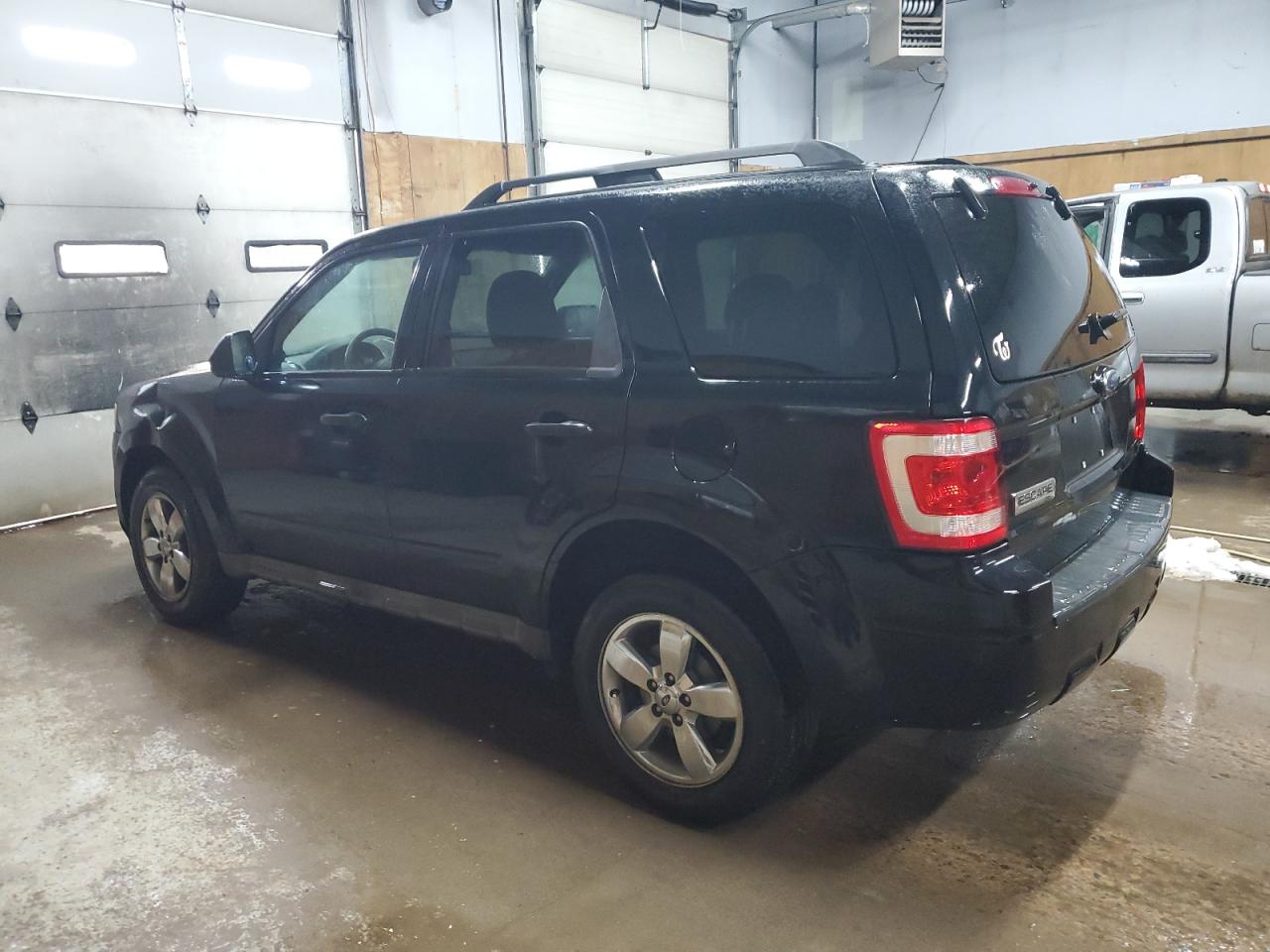 Image 2 of 2009 FORD ESCAPE XLT 2009 with VIN 1FMCU03G09KB11378