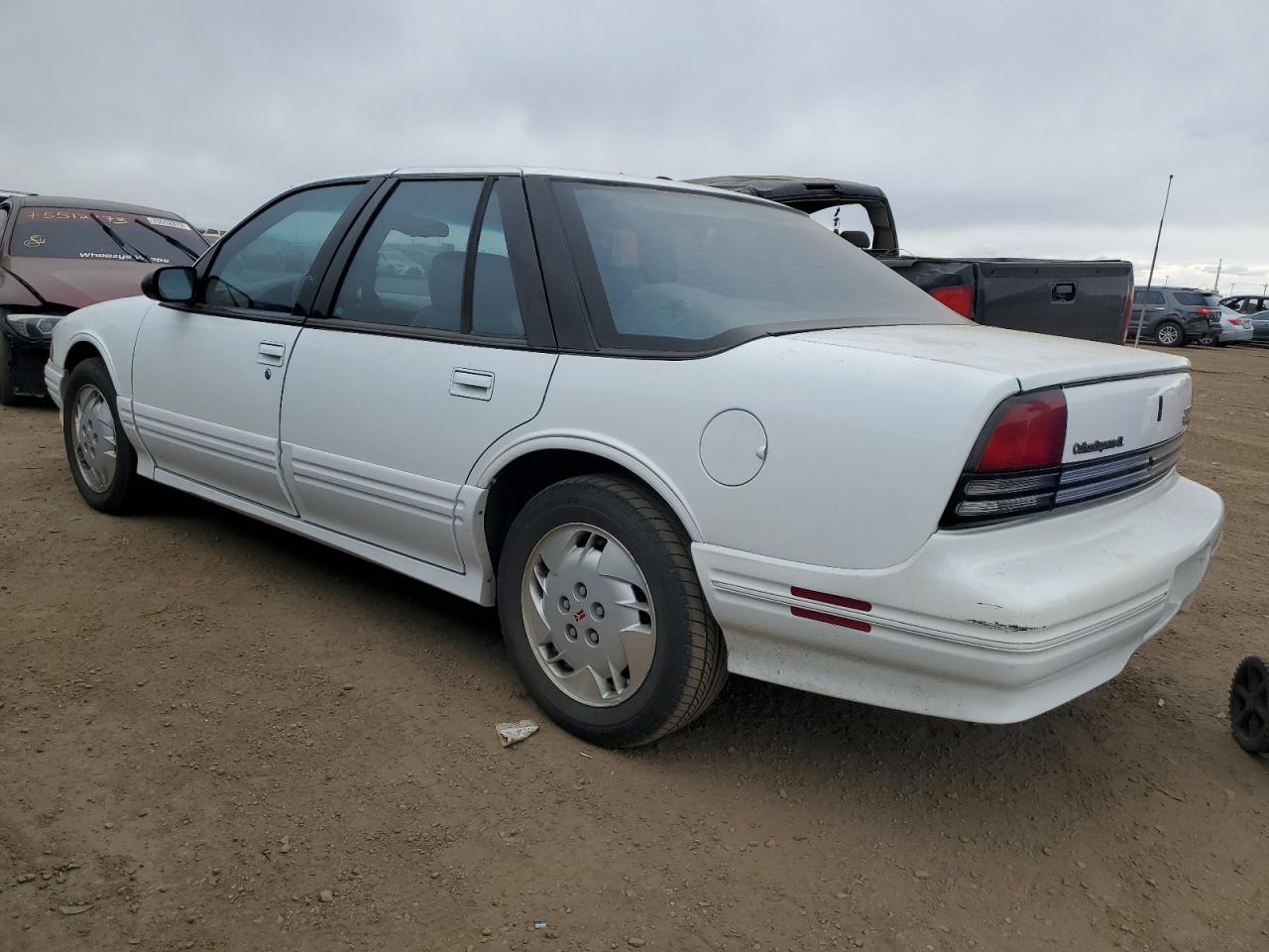 Image 2 of 1996 OLDSMOBILE CUTLASS SUPREME SL 1996 with VIN 1G3WH52M5TF364593