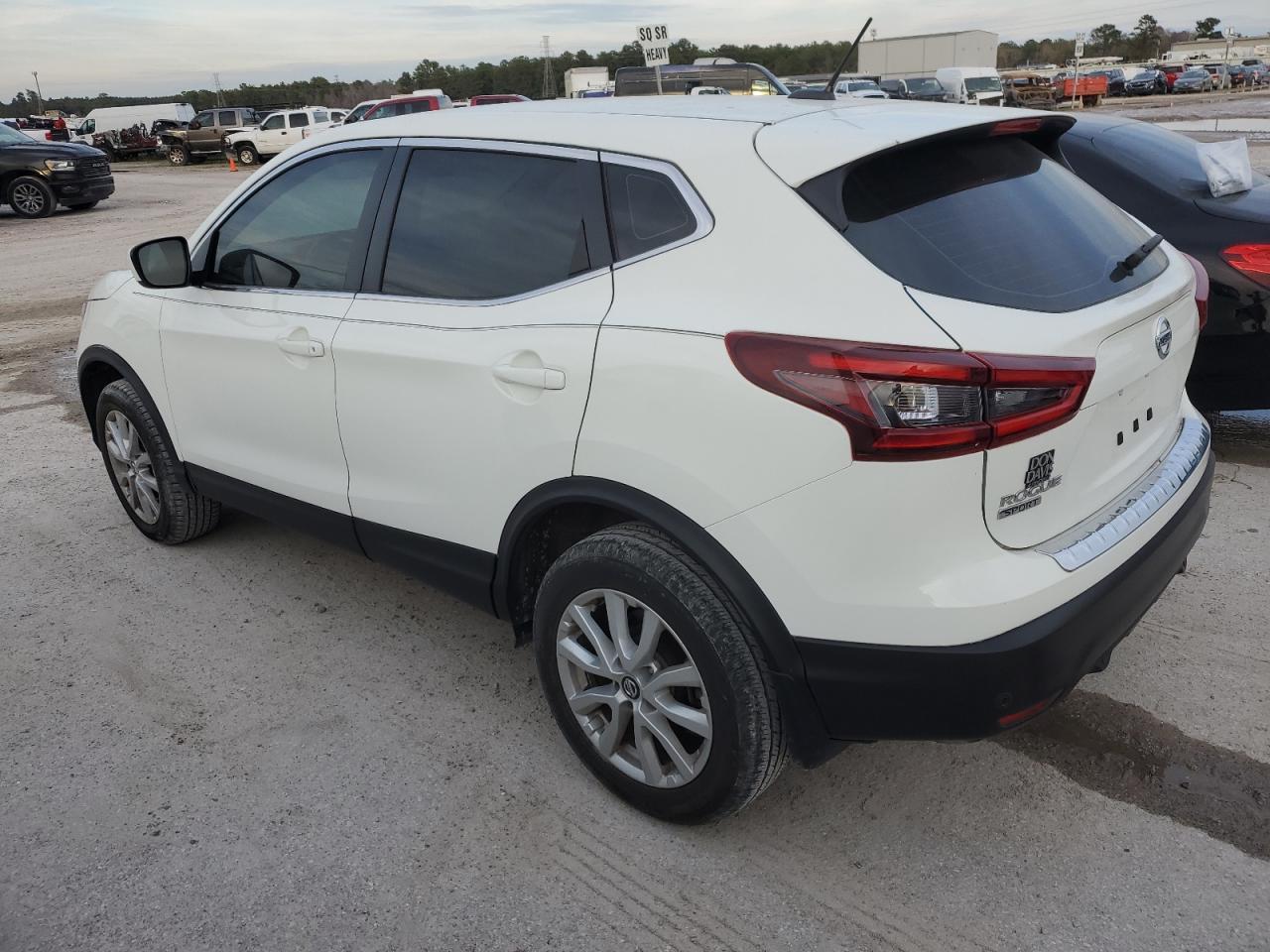 Obraz 2 z 2020 NISSAN ROGUE SPORT S 2020 z VIN JN1BJ1CV2LW264764