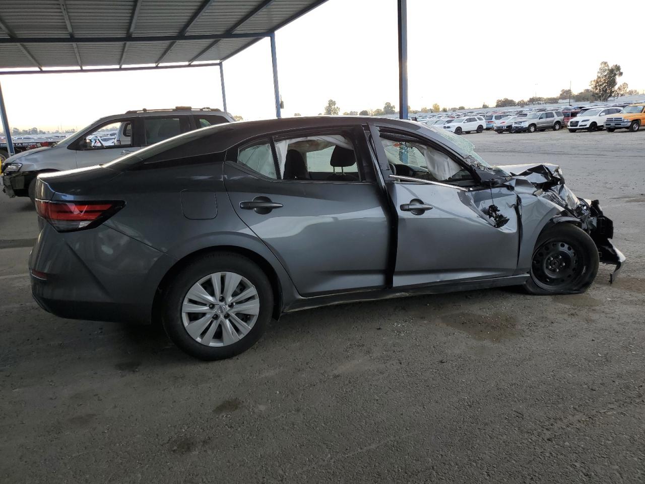 Obraz 3 z 2022 NISSAN SENTRA S 2022 z VIN 3N1AB8BV1NY276631