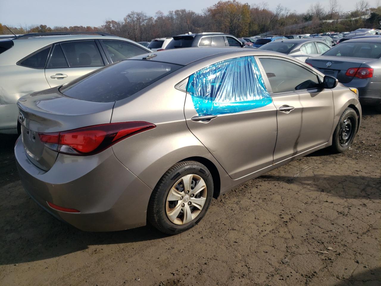 Obraz 3 z Hyundai Elantra Se 2016 z VIN 5NPDH4AE6GH704468